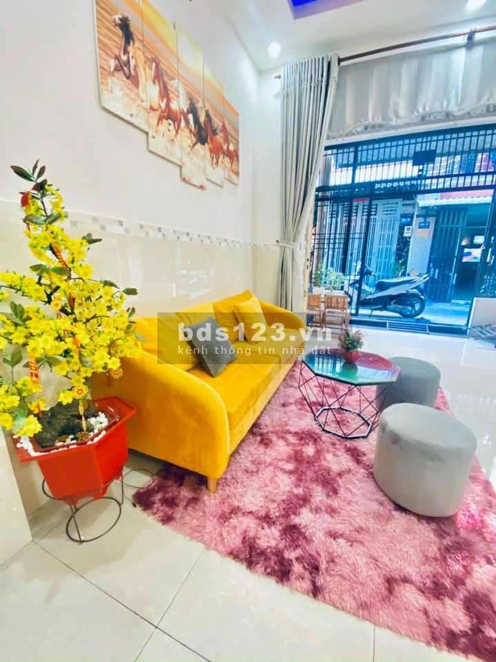 Quận 10 đường Ngô Quyền hẻm xe hơi 5m, diện tích 42m2 giá chỉ 5 tỷ nhỉnh, pháp lý đủ