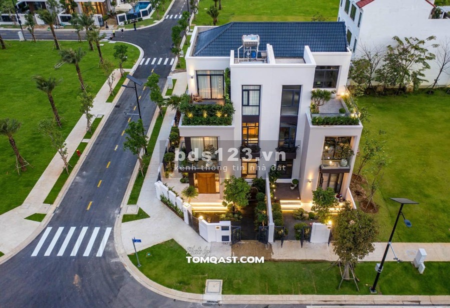 Nhà phố the Suite Aqua dt 160m2 giá tốt 9 tỷ, bao gồm phí VAT, hướng Tây Nam, lh 0985197433