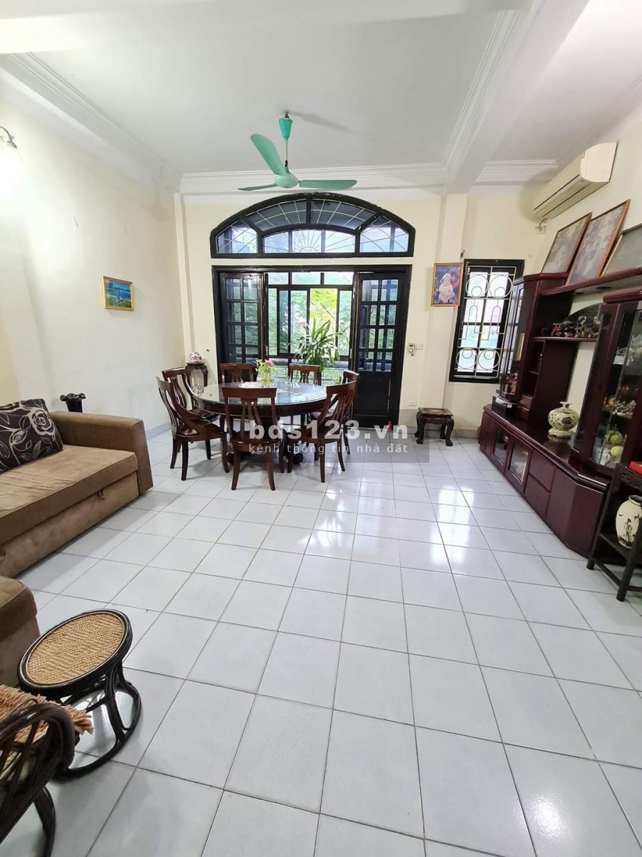 Cần bán nhà mặt phố Chùa Bộc, Lô Góc kinh doanh, cho thuê tốt 70M2 x 5 Tầng, Mặt Tiền 4m