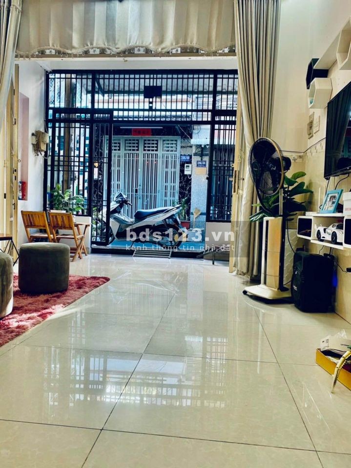 Quận 10 đường Ngô Quyền hẻm xe hơi 5m, diện tích 42m2 giá chỉ 5 tỷ nhỉnh, pháp lý đủ
