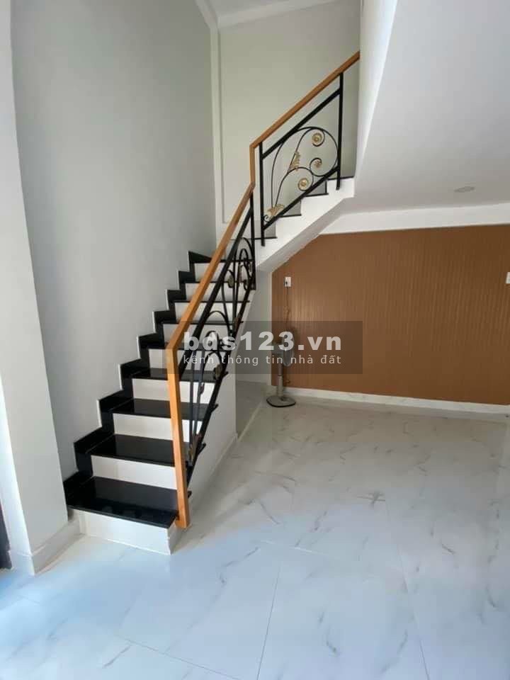 Nhà Hot! Giá rẻ! Sổ đẹp , hẻm xe tải chạy bon bon tới cửa , nhà đẹp đang cần chủ vào ở ngay.