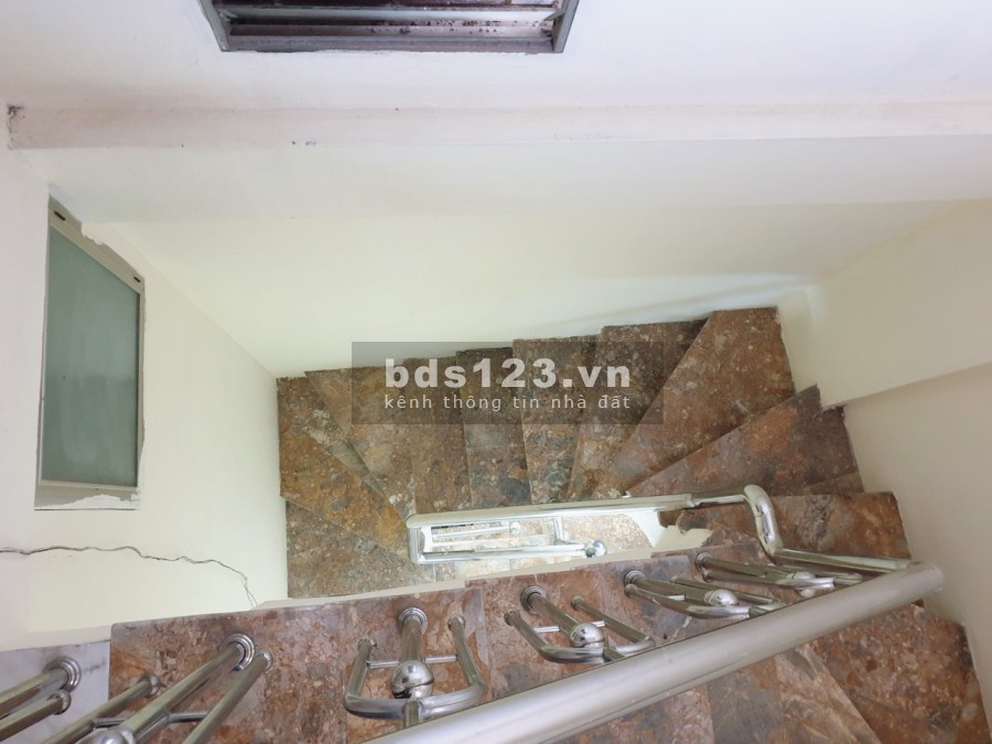 Bán nhà riêng diện tích sử dụng 32m2 chính chủ ở Ngõ Cẩm Văn, Đống Đa, Hà Nội
