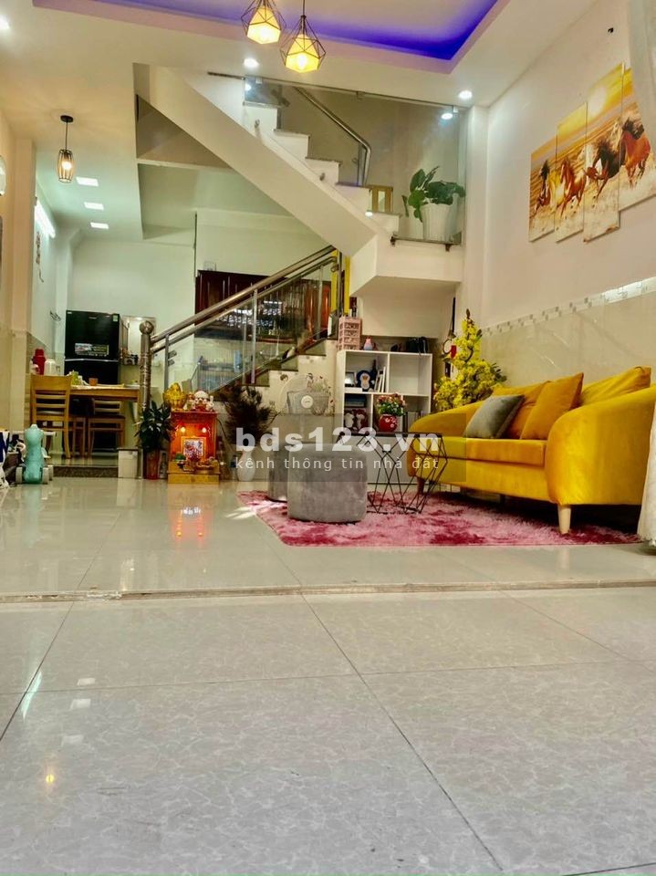 Quận 10 đường Ngô Quyền hẻm xe hơi 5m, diện tích 42m2 giá chỉ 5 tỷ nhỉnh, pháp lý đủ