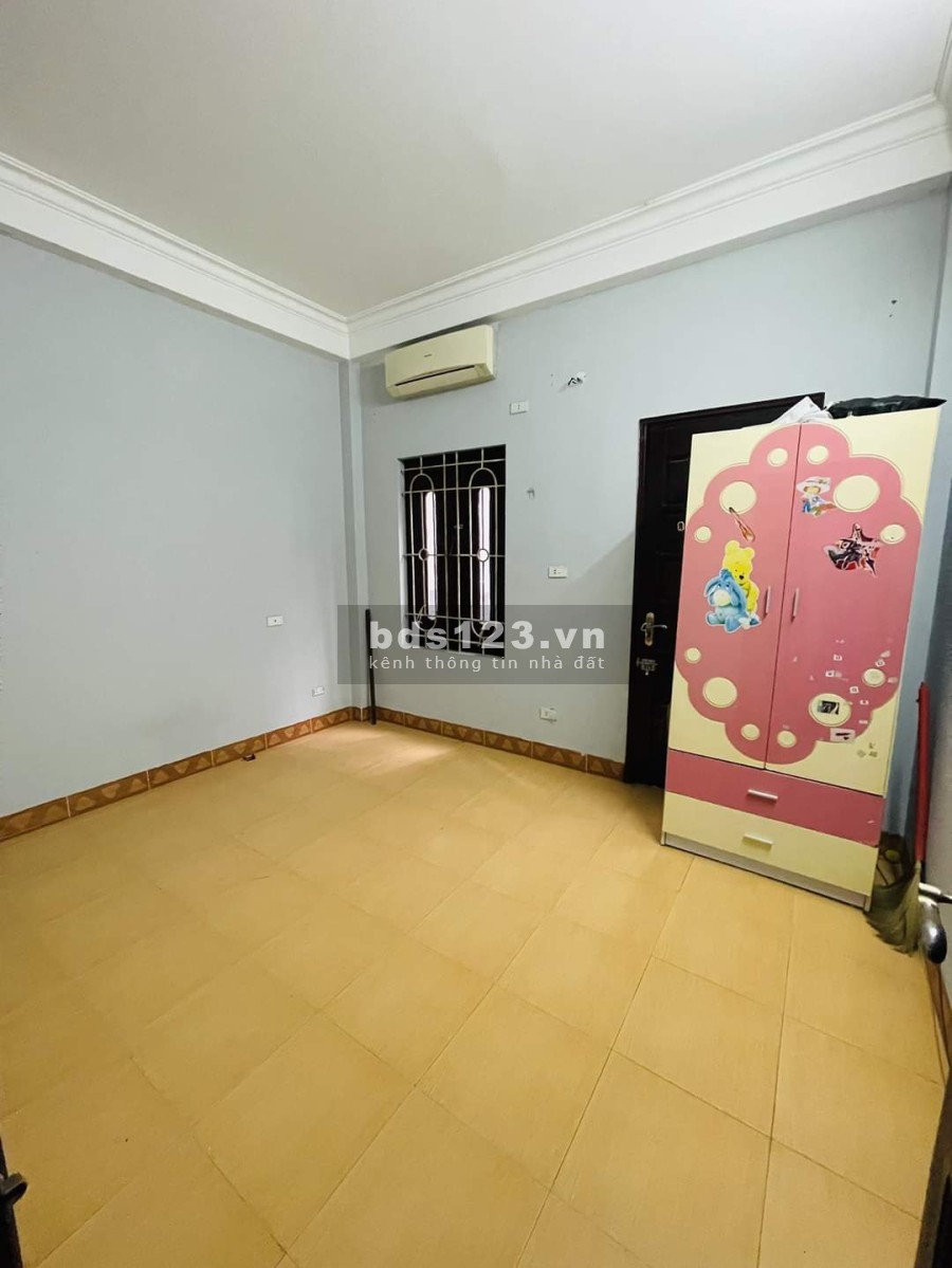 Bán nhà gần Nguyễn Cảnh Dị KĐT Đại Kim diện tích sử dụng 40m2 mt 4m ngõ thông
