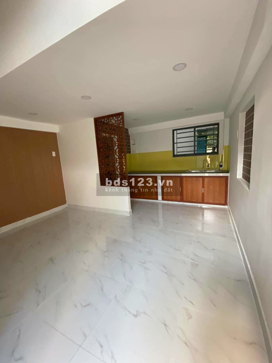 Nhà Hot! Giá rẻ! Sổ đẹp , hẻm xe tải chạy bon bon tới cửa , nhà đẹp đang cần chủ vào ở ngay.