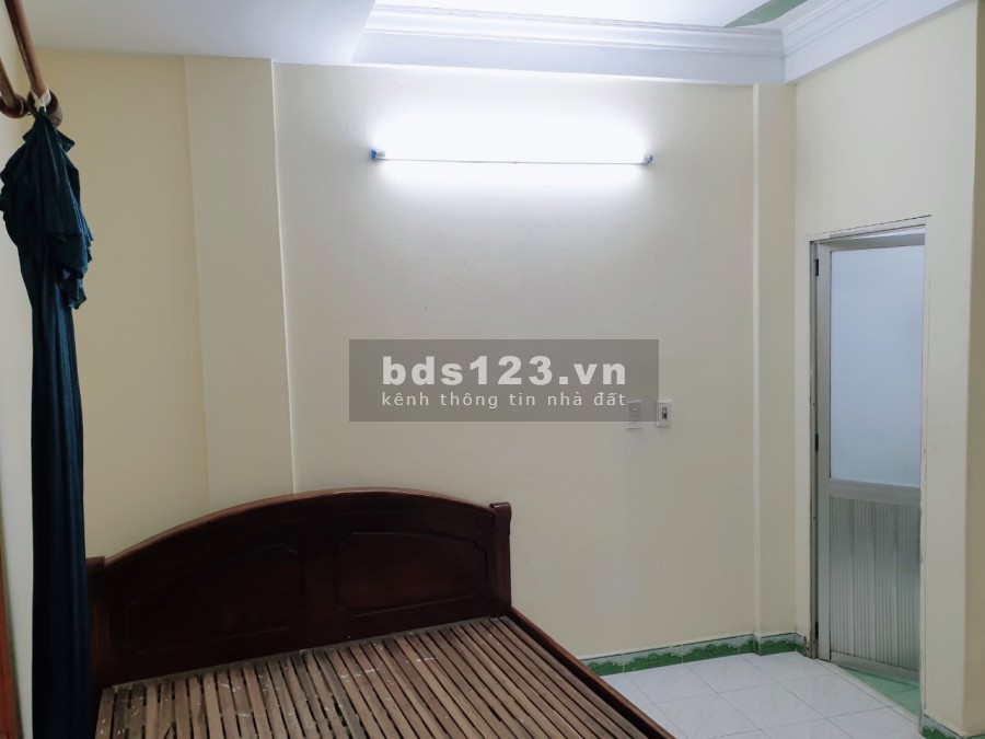 Bán nhà riêng diện tích sử dụng 32m2 chính chủ ở Ngõ Cẩm Văn, Đống Đa, Hà Nội