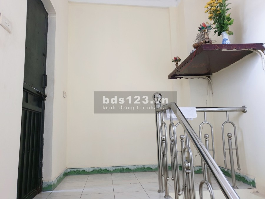 Bán nhà riêng diện tích sử dụng 32m2 chính chủ ở Ngõ Cẩm Văn, Đống Đa, Hà Nội