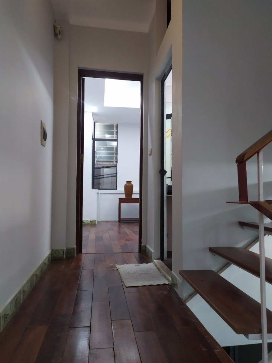 Chính chủ bán nhà sổ đỏ gần bệnh viện đại học Y măt ngõ 72 Tôn Thất Tùng, trung tâm Quận Đống Đa