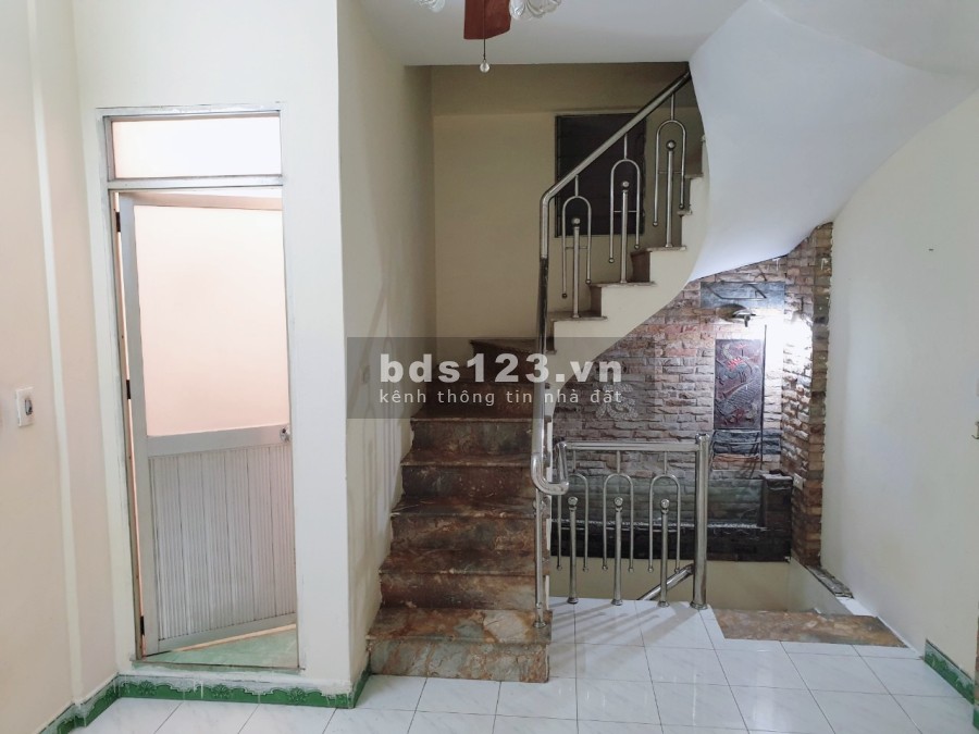 Bán nhà riêng diện tích sử dụng 32m2 chính chủ ở Ngõ Cẩm Văn, Đống Đa, Hà Nội