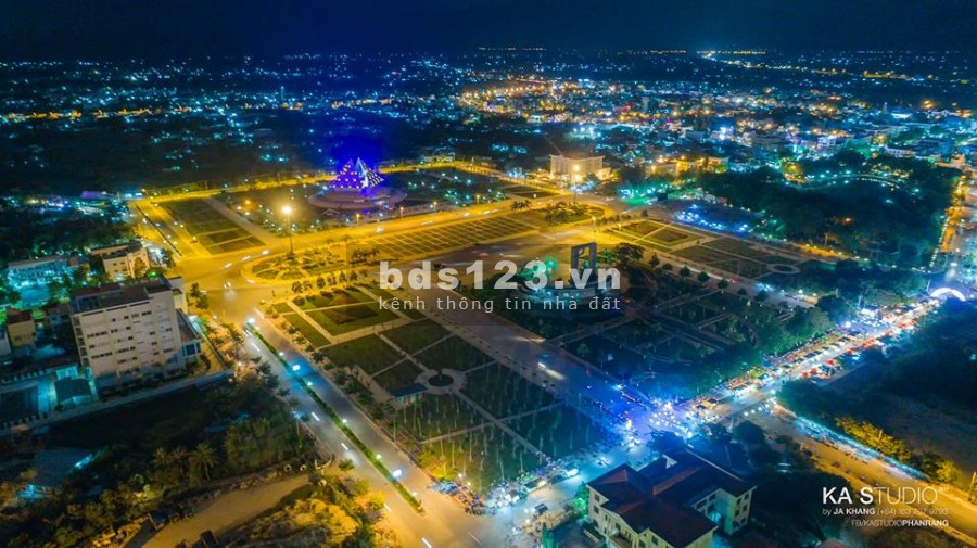 Đất nền trung tâm thành phố trên 1000m2 3 mặt tiền vị trí đầu tư kinh doanh tốt, pháp lý chuẩn