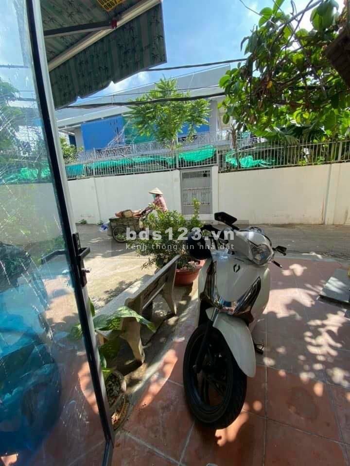 Nhà Hot! Giá rẻ! Sổ đẹp , hẻm xe tải chạy bon bon tới cửa , nhà đẹp đang cần chủ vào ở ngay.