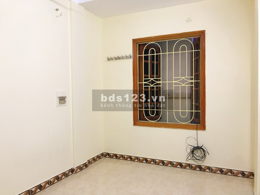 Bán nhà riêng diện tích sử dụng 32m2 chính chủ ở Ngõ Cẩm Văn, Đống Đa, Hà Nội