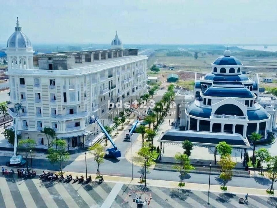 Nhà phố the Suite Aqua dt 160m2 giá tốt 9 tỷ, bao gồm phí VAT, hướng Tây Nam, lh 0985197433