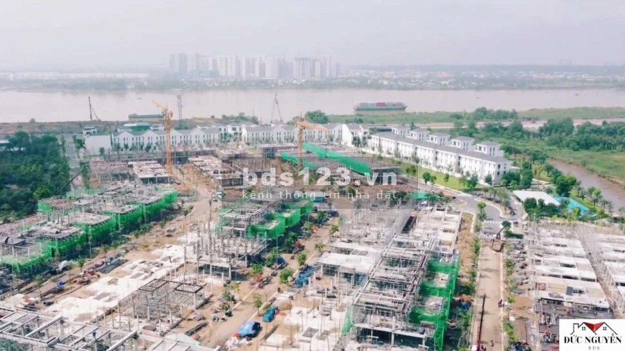 Nhà phố the Suite Aqua dt 160m2 giá tốt 9 tỷ, bao gồm phí VAT, hướng Tây Nam, lh 0985197433