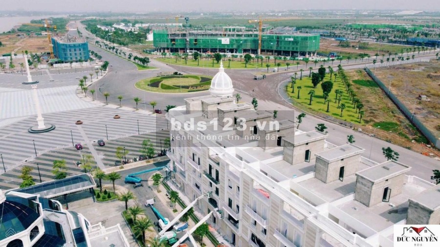 Nhà phố the Suite Aqua dt 160m2 giá tốt 9 tỷ, bao gồm phí VAT, hướng Tây Nam, lh 0985197433