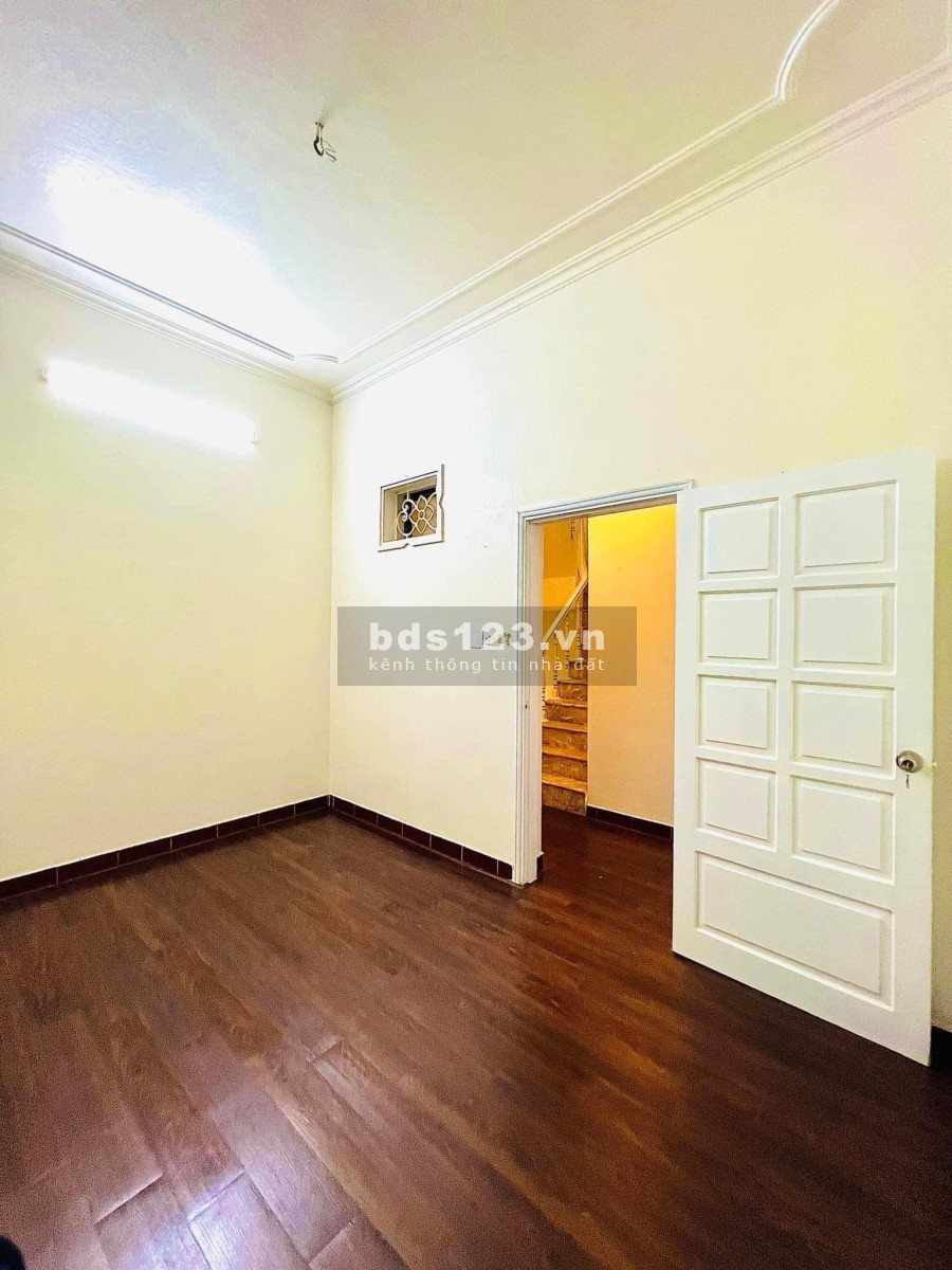 Bán nhà Ngọc Hà - Gần Lăng Bác. Rất gần ô tô khu dân trí cao, ô tô đỗ gần giá đầu tư sinh lời