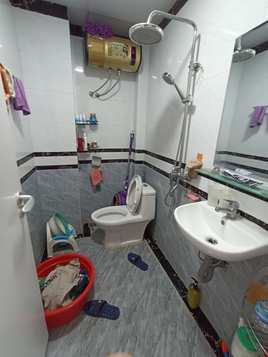 Bán nhà đường Hoàng mai, gần phố Trương Định, diện tích 47m2, 5 tầng, giá bán 4 tỷ1