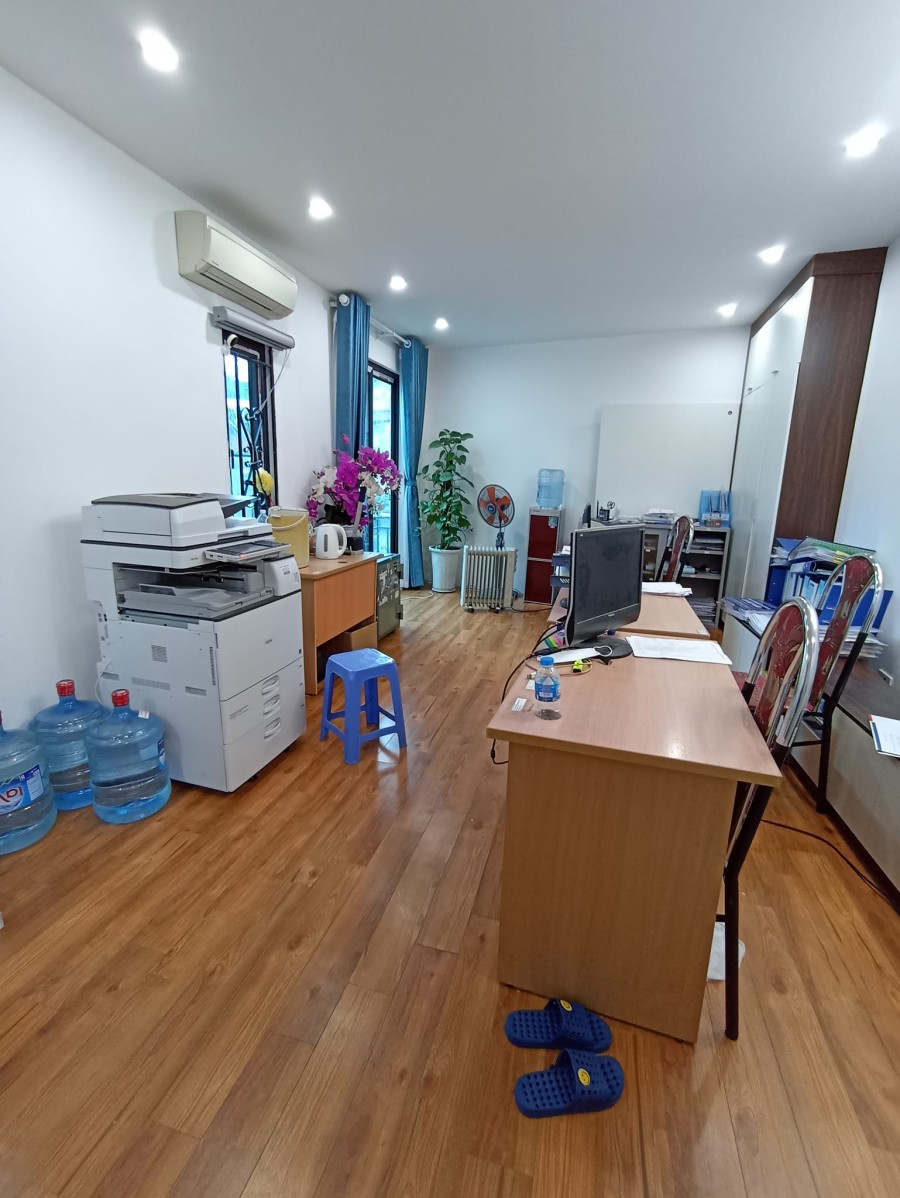 Bán nhà đường Hoàng mai, gần phố Trương Định, diện tích 47m2, 5 tầng, giá bán 4 tỷ1