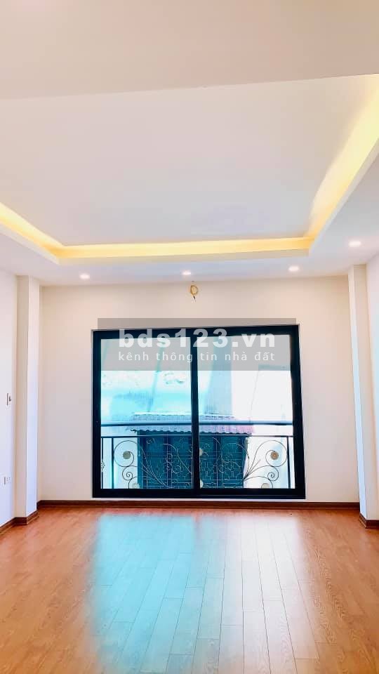 Bán nhà 35m2 Đường Giáp Bát, Phường Tân Mai, Hoàng Mai chỉ 3 tỷ nhà đẹp sát phố