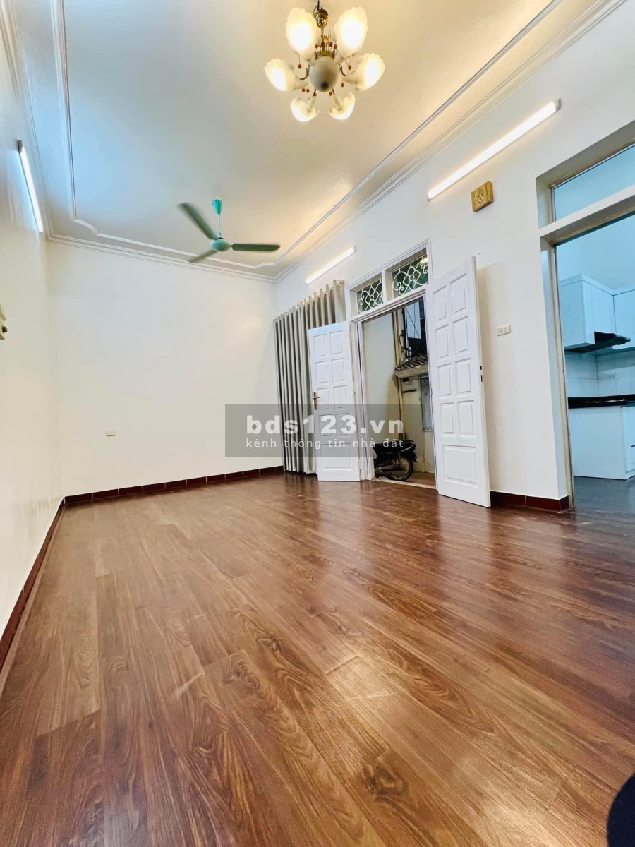 Bán nhà Ngọc Hà - Gần Lăng Bác. Rất gần ô tô khu dân trí cao, ô tô đỗ gần giá đầu tư sinh lời