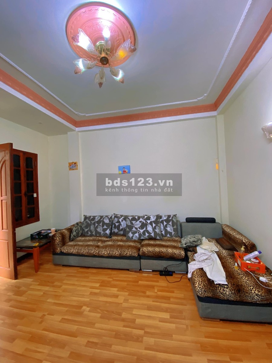 Bán nhà phố Trung Kính Quận Cầu Giấy 50M, 5 tầng, đường lớn, mặt tiền 4.5m, giá 14.8 tỷ