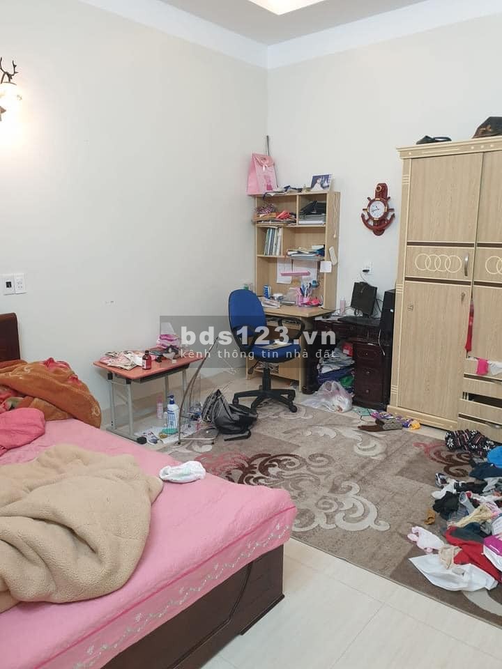 Bán nhà Vũ Phạm Hàm 40m2 5 tầng mới ô tô, gần phố ở ngay giá bán 5.2 tỷ, lh 0918178854