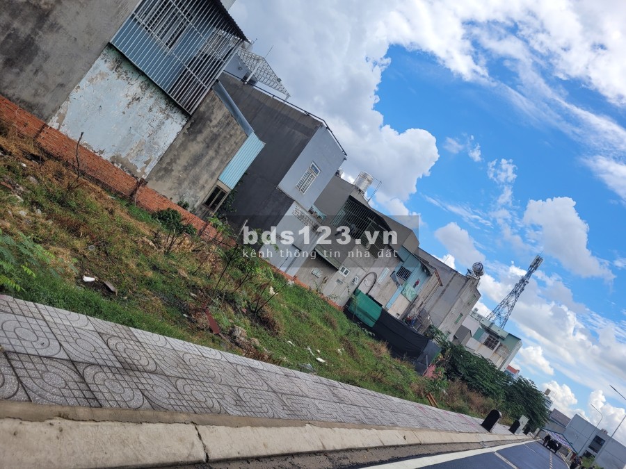 Cờ bạc đổ nợ cần bán gấp lô đất tại Bình Tân giá rẻ Bàn giao giấy tờ đầy đủ, giá tốt