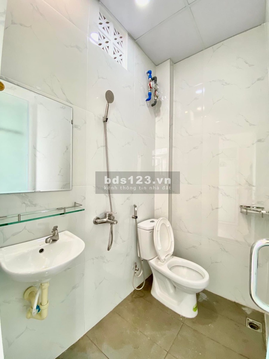 Phòng tiện nghi Gác 30m2 ngay Trường Đh CNTP sẵn Máy lạnh đường Dương Đức Hiền, Tân Phú