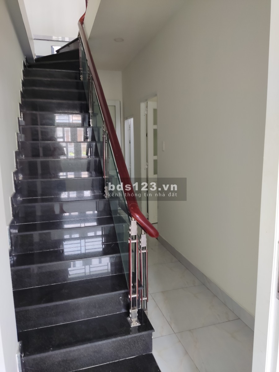 Cho thuê nhà nguyên căn mặt tiền Đường số 4, P. Hiệp Bình Phước, Quận Thủ Đức