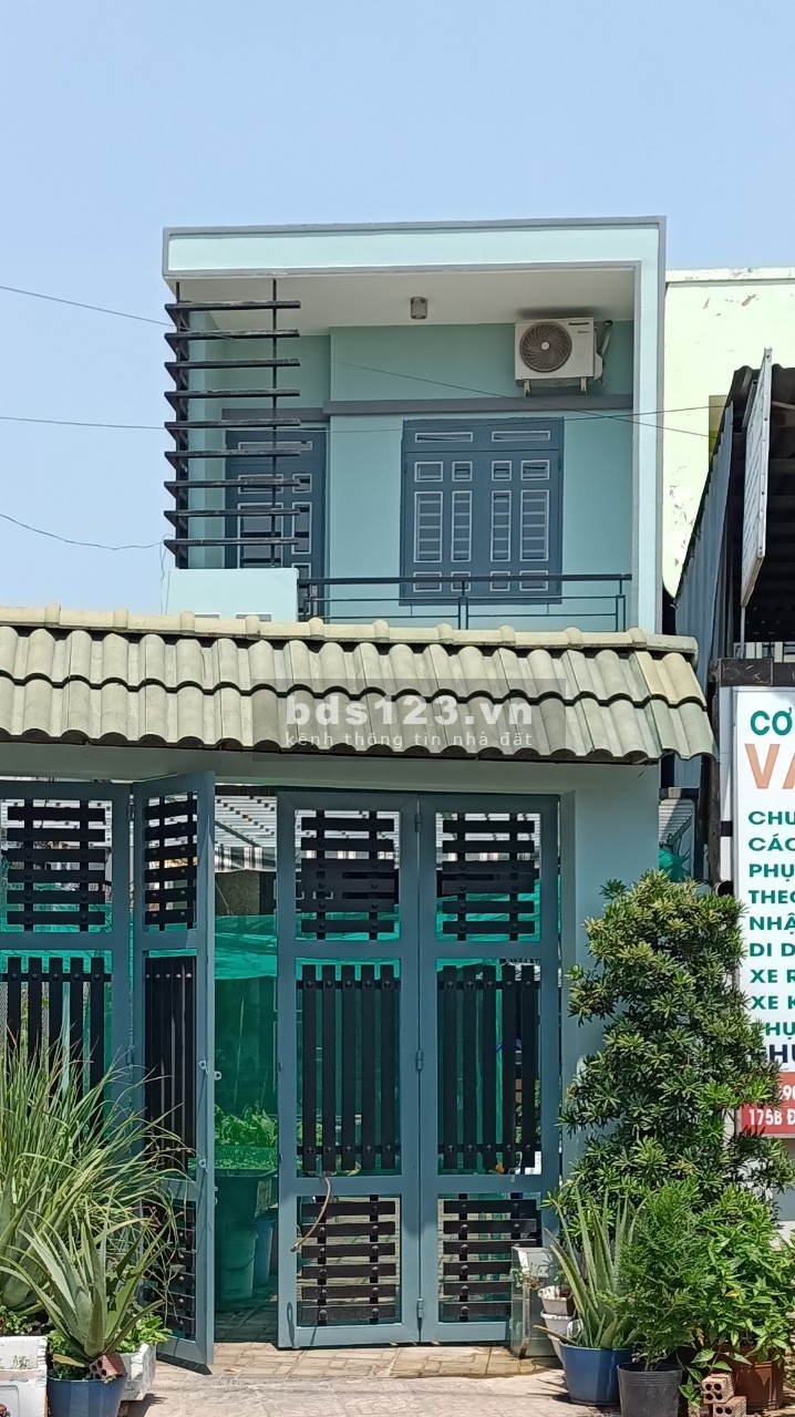 Chính chủ bán nhà mặt tiền đường 16 mét đường 138 phường Tân Phú Quận 9, lh 0772108085