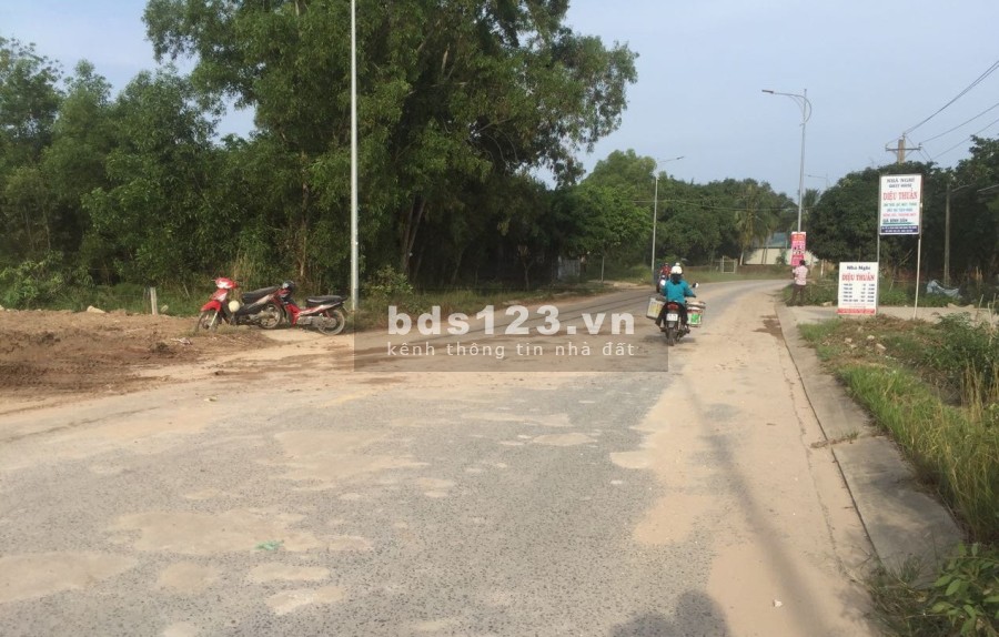 Cần bán gấp miếng đất 1056m2 ngay trung tâm hành chính giá 470 triệu liên hệ 0352509869