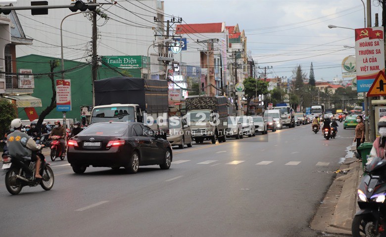 Bán đất 2 mặt tiền 10x22m, 100% thổ cư đối diện Golden City, P. Lộc Phát, Bảo Lộc .