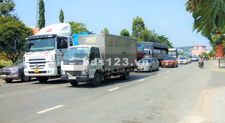 Bán đất 2 mặt tiền 10x22m, 100% thổ cư đối diện Golden City, P. Lộc Phát, Bảo Lộc .