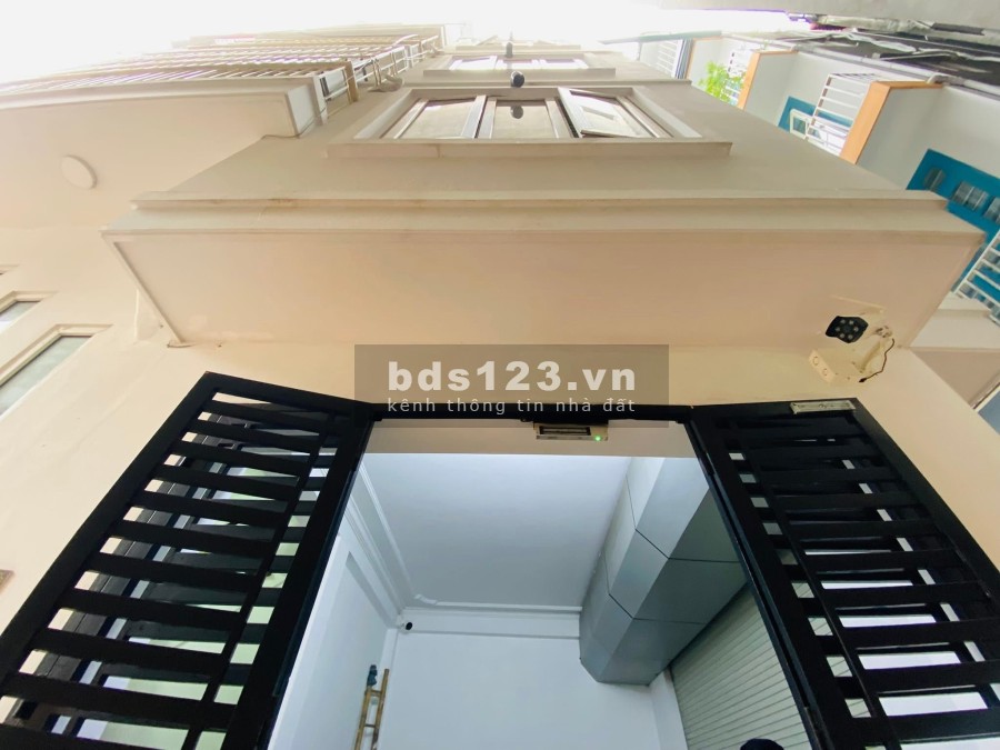 Bán nhà Mỹ Đình, đúc kiên 5 tầng nội thất, 50m ra phố, giá bán 3.x tỷ nhỏ, sổ đỏ đầy đủ