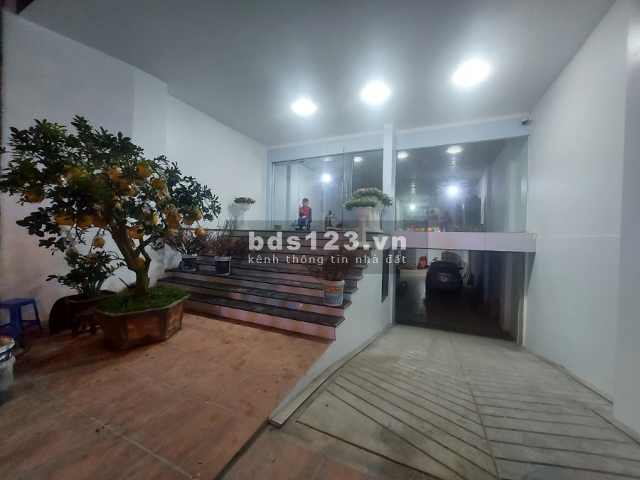 Cho Thuê 3 tầng nhà mặt phố Hoàng Thế Thiện, Sài Đồng Long Biên tiện ích xung quanh đủ