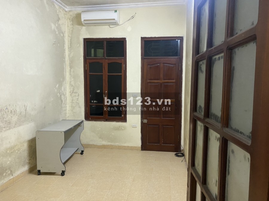 Bán nhà gấp ở Thái Thịnh diện tích xây dựng 43m2, nhà 3 tầng, giá bán 3.9 tỷ