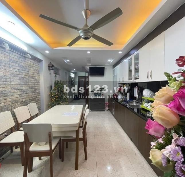 Bán nhà 5 tầng Đình thôn, Nam Từ Liêm 68m2, giá nhỉnh 11 tỷ, cty đang thuê 40tr/tháng, có thang máy
