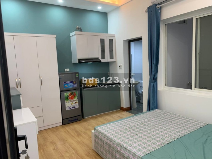 Cần bán căn ccmn full nội thất ở Cầu Giấy. Diện tích 70m x 5 tầng. giá bán 8 tỷ hơn