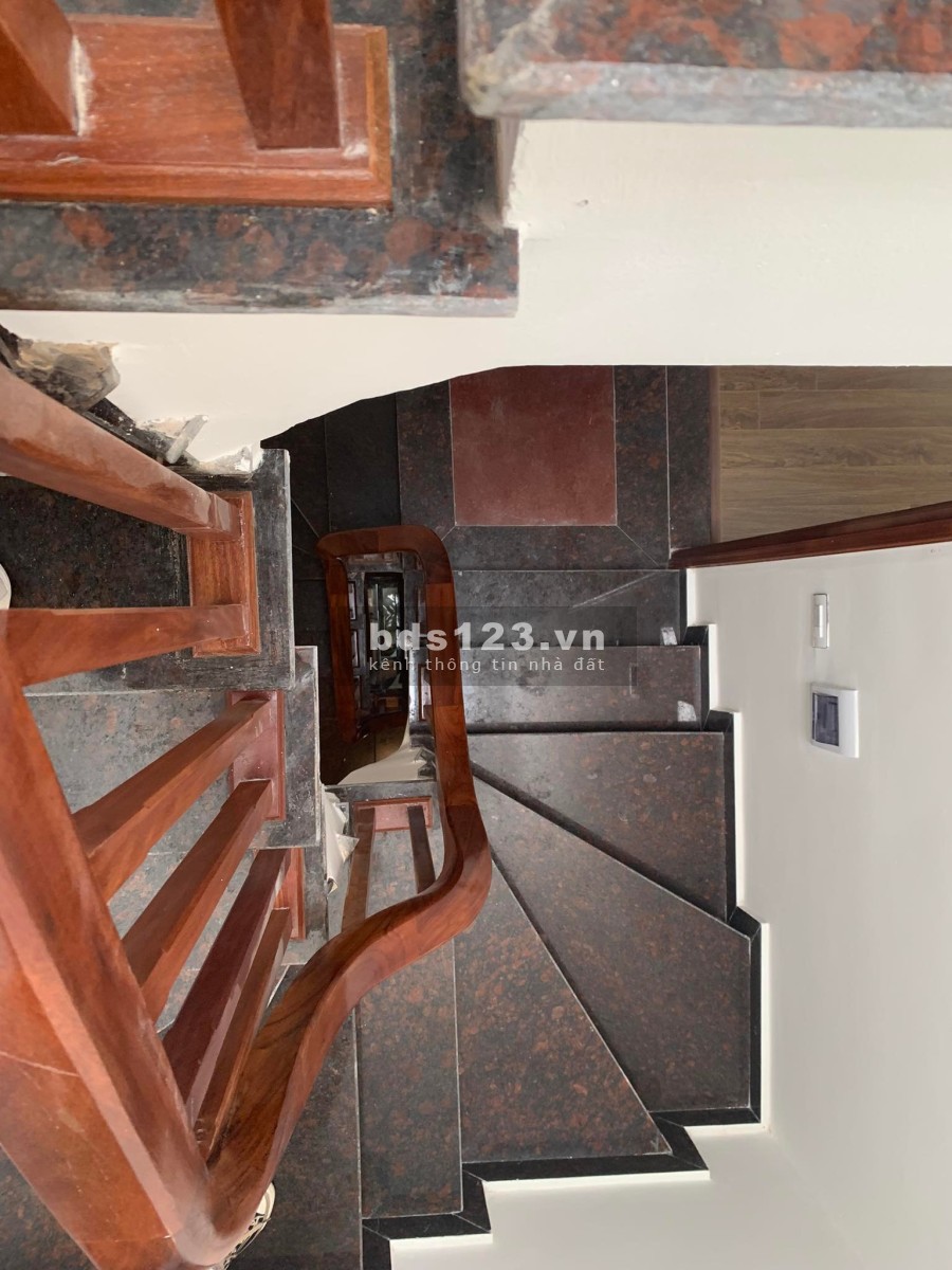 Bán gấp nhà phố Định Công Thượng, quận Hoàng Mai, DT 39m, 5 tầng, MT 7m, 4,3 tỷ