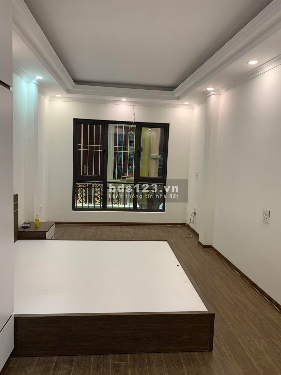 Bán gấp nhà phố Định Công Thượng, quận Hoàng Mai, DT 39m, 5 tầng, MT 7m, 4,3 tỷ