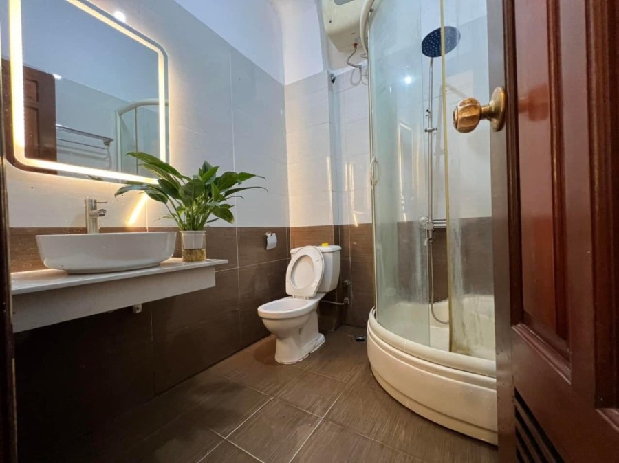 Cần bán nhà đẹp vip, khu phân lô, 40m ra oto tránh, đường Láng Cầu Giấy giá bán 4.25 tỷ