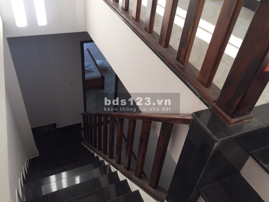 Cần bán nhanh nhà đẹp lung linh đường ô tô Vĩnh Hải – Nha Trang, giá bán 4.5 tỷ