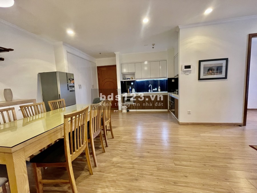 Tôi cần cho thuê căn hộ 2PN diện tích 97m2, đủ đồ tòa T7 Times City giá rẻ 14tr/th đã có phí DV