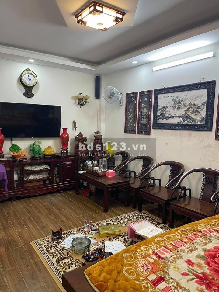 Nhà ở Hoa Lâm nhà đẹp, lô góc, dân trí cao giá bán chỉ 2.9 tỷ đúc kiên cố 5 tầng thoáng