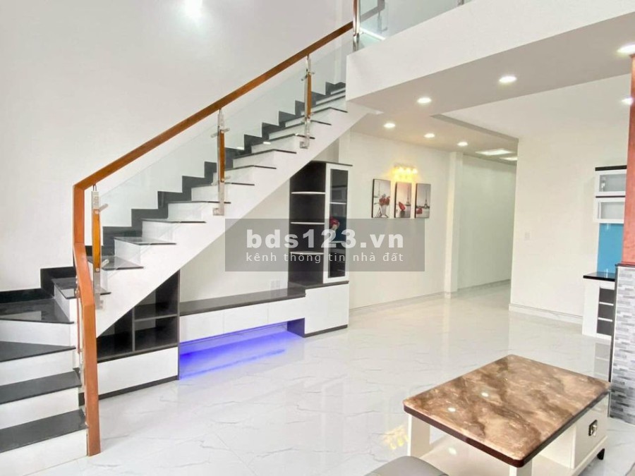 Xoay vốn bán gấp căn nhà ở Đ,Thích Quảng Đức, Phường 4, Quận Phú Nhuận,Shr.