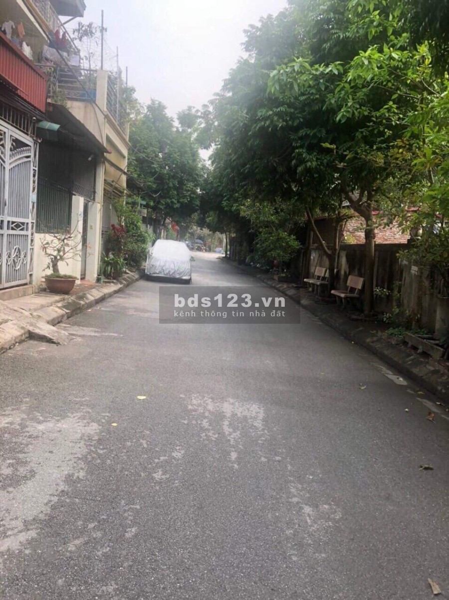 Bán nhà Ngọc Lâm, ngõ ô tô đỗ cửa diện tích sử dụng 64m2 giá bán 4,5 tỷ có TL