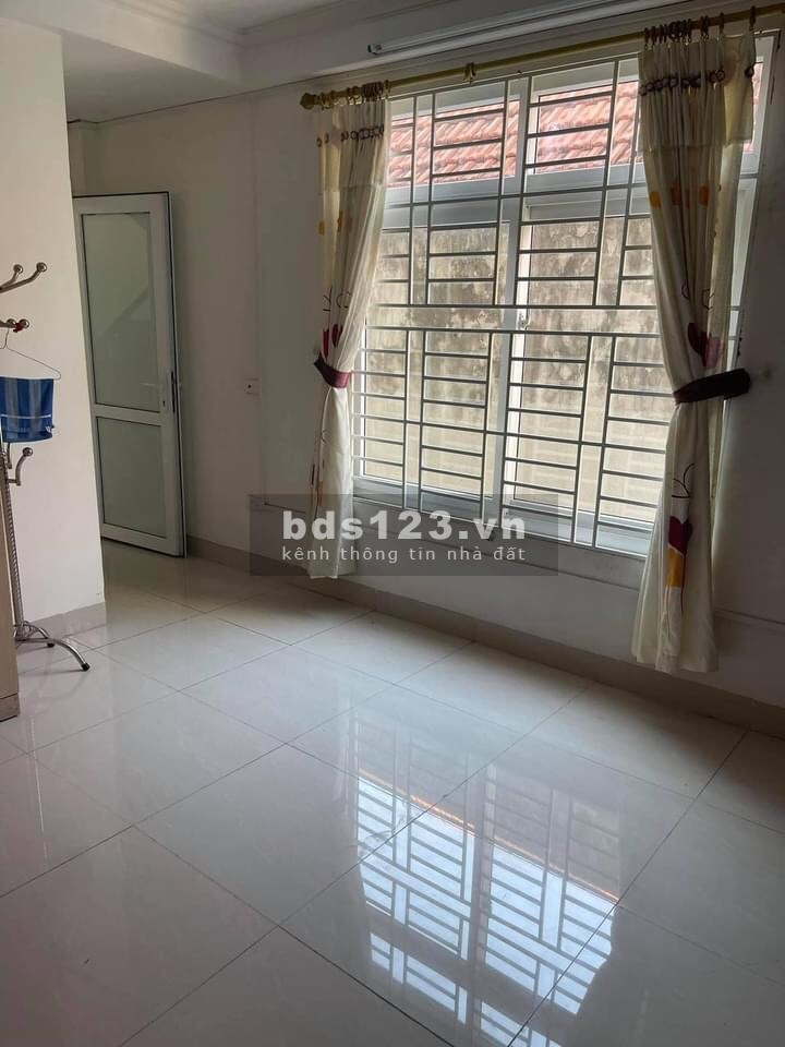 Nhà ở Hoa Lâm nhà đẹp, lô góc, dân trí cao giá bán chỉ 2.9 tỷ đúc kiên cố 5 tầng thoáng