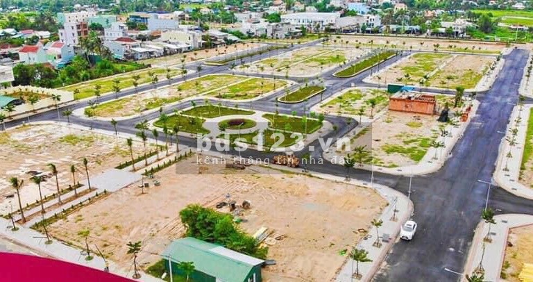 Bán gấp lô đất thổ cư 100m2 , mặt tiền đường 40m liên hệ xem đất 0375867355