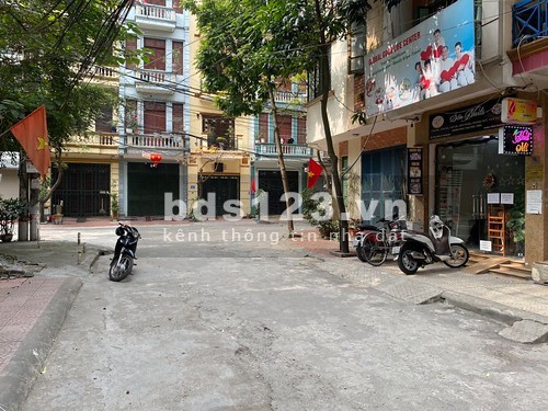 Nhà đẹp 5 tầng, 2 mặt thoáng Hoàng Mai có Gara riêng liên hệ 0905988386 sổ đỏ nở hậu