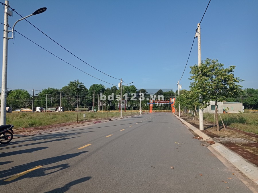 Đất Bình Dương đang sốt lên từng ngày, hiện tại bên e còn lô 5*20 thuận tiện để ở và đầu tư, SHR